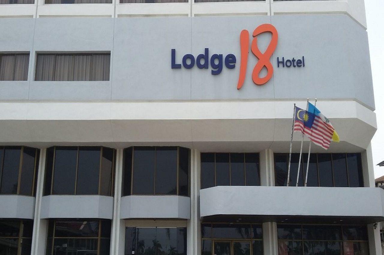 Lodge 18 Hotel Butterworth Exterior photo